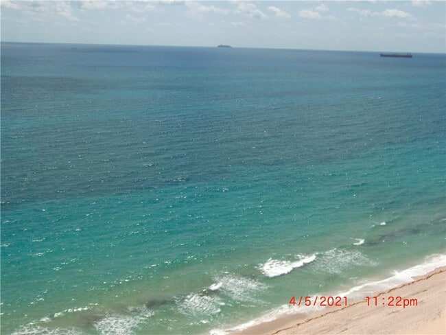 Building Photo - 3500 Galt Ocean Dr