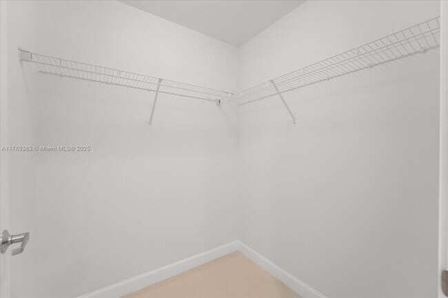 Building Photo - 1050 Brickell Ave
