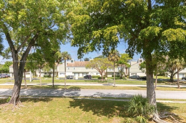 Building Photo - 8060 S Colony Cir