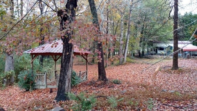 Building Photo - 609 Magnolia Dr