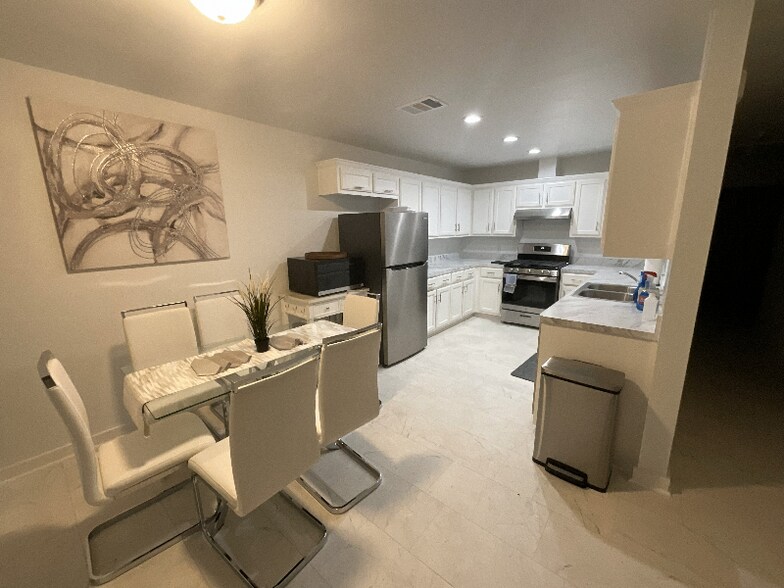 Building Photo - 1301 E Avenue G