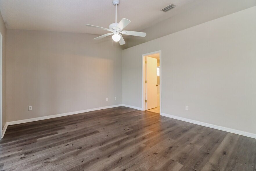 Building Photo - 12525 Midpointe Dr