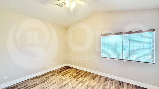 Building Photo - 3237 E Maldonado Dr