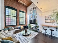 Building Photo - 25 Grand St