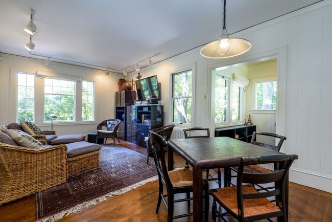 Building Photo - Vintage Craftsman Atherton Estate with Mod...