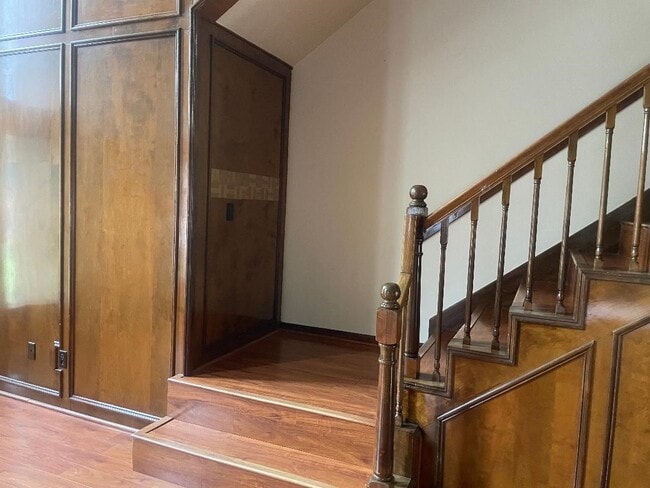 Building Photo - 2274 Woodland Springs St