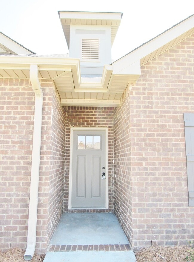Building Photo - 123 Birch Falls Dr