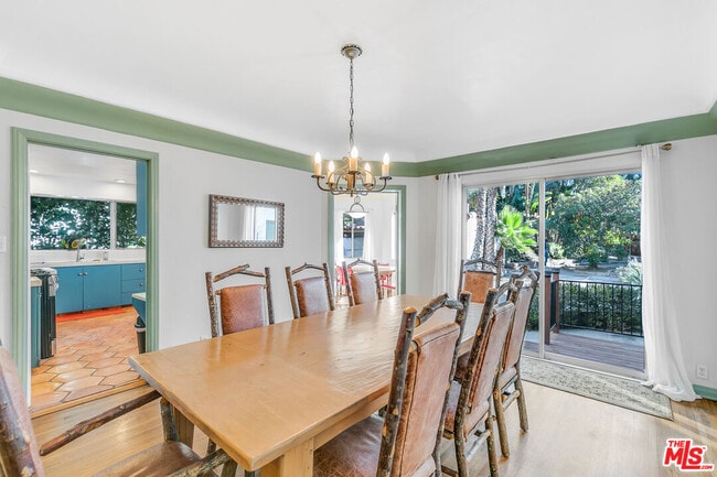 Building Photo - 1530 Valley View Rd