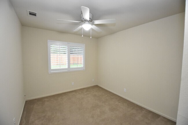 Building Photo - 3324 Lillard Dr