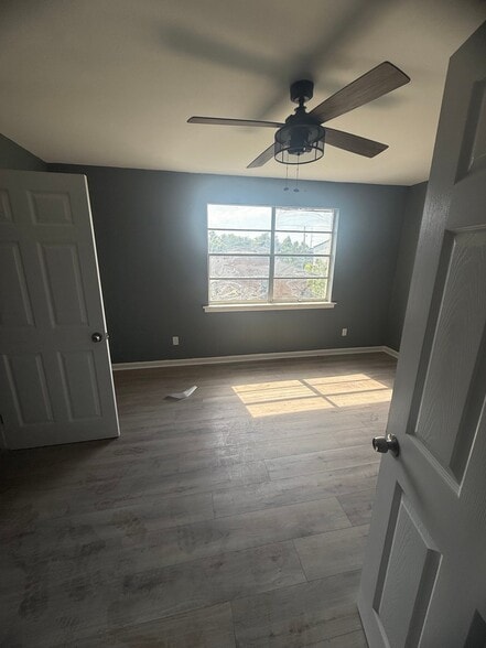 Building Photo - 4936 Lonely Oak Dr