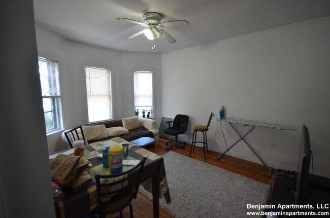 Building Photo - 26 Haskell St