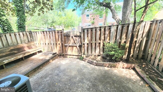 Building Photo - 10823 Bucknell Dr