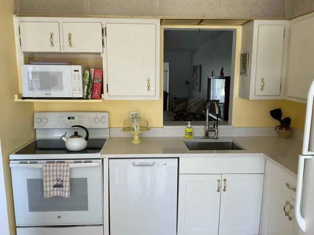 Building Photo - 6861 Moonlit Dr