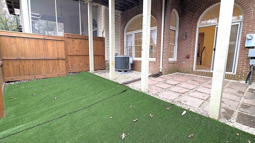 Building Photo - 1379 Heritage Oak Way