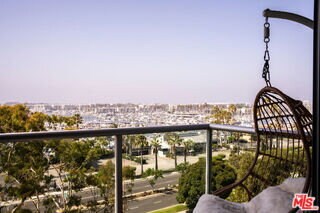 Building Photo - 13700 Marina Pointe Dr
