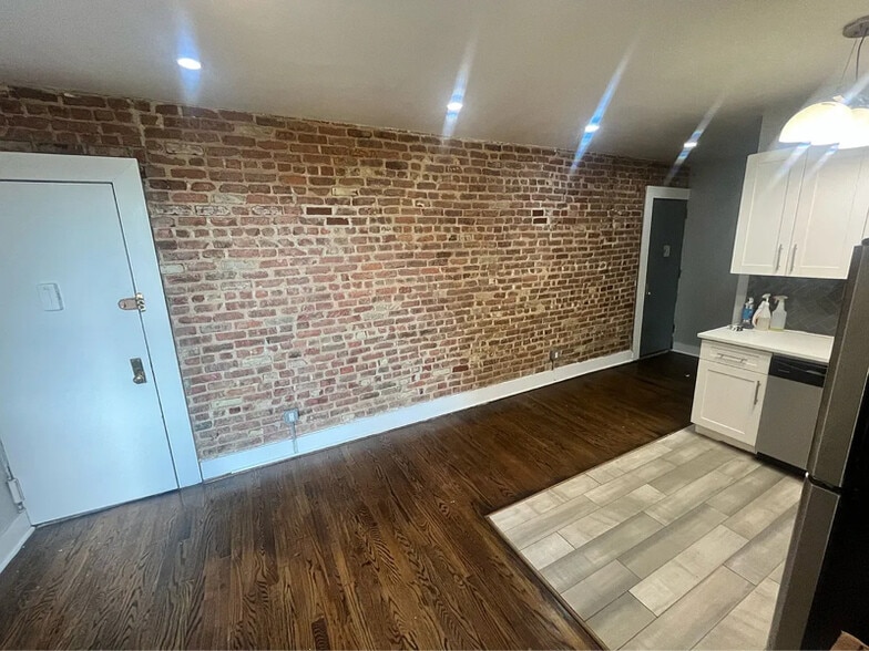 Building Photo - 480 Concord Ave