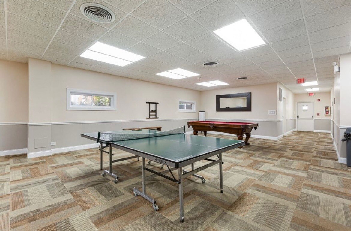 Building Photo - 450 Plum Creek Dr