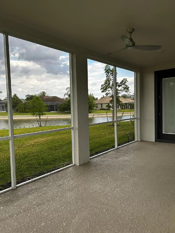 Building Photo - 12021 Santaluz Dr