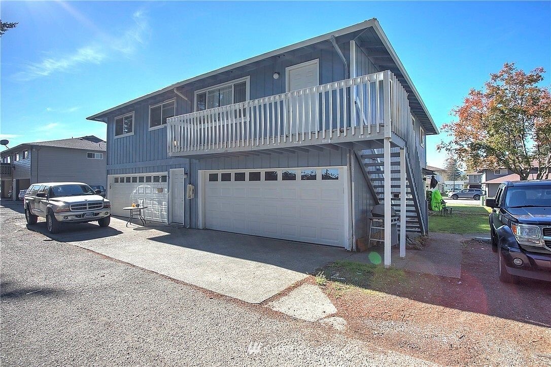 Building Photo - 1272 Woodgate Ave