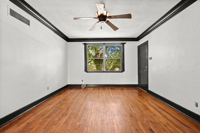 Building Photo - 608 Carol Marie Dr