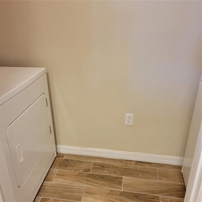 Building Photo - 1155 Villagio Cir