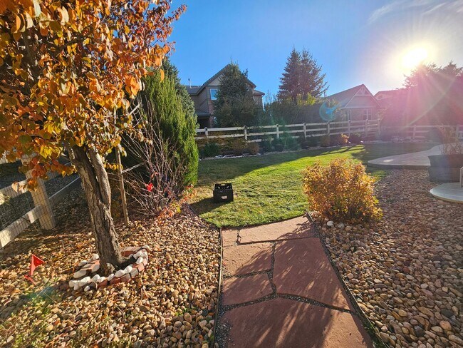 Building Photo - Beautiful and Expansive 4 Bed 3 Bath SFR by Buckley AFB