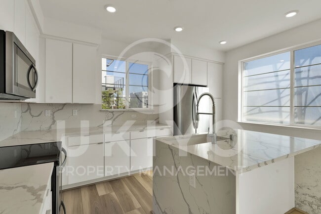 Building Photo - 588 Pawnee Ln