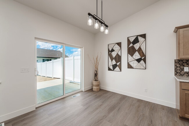 Building Photo - 5923 Little River Loop