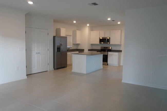 Building Photo - 7352 Summer Ivy Aly