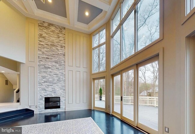 Building Photo - 9629 Eagle Ridge Dr
