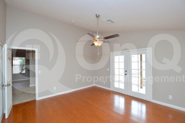 Building Photo - 169 S Criss St