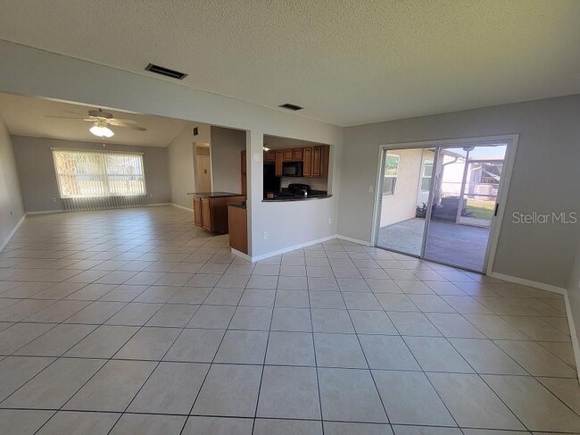 Building Photo - 3128 Munson St