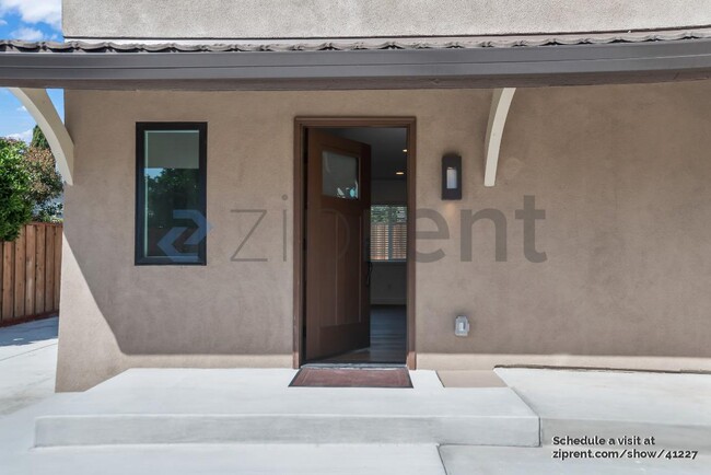 Building Photo - 1360 Goldenlake Rd