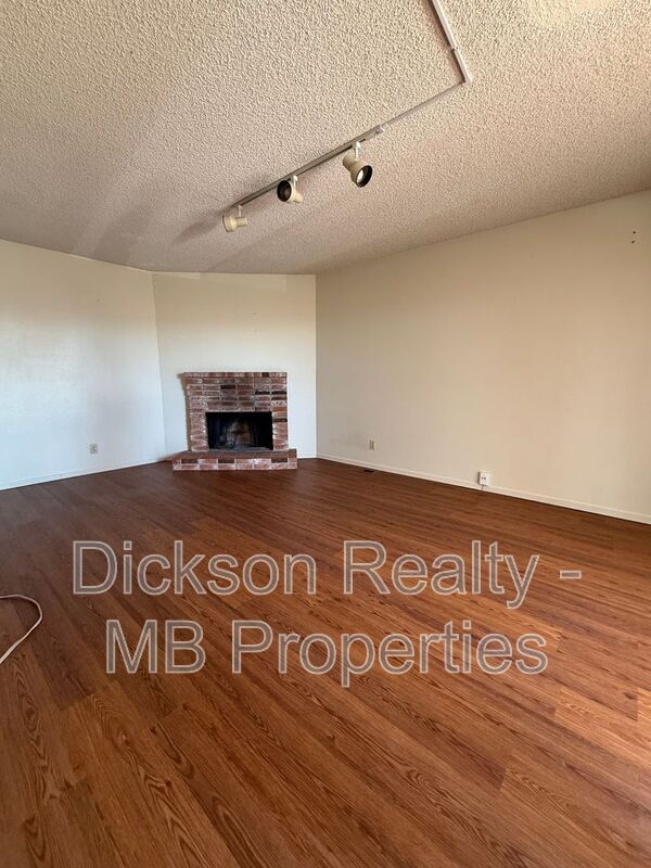 Building Photo - 3485 Rosalinda Dr