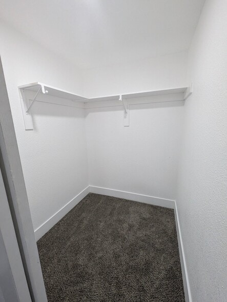 Building Photo - 4940 Virginia St