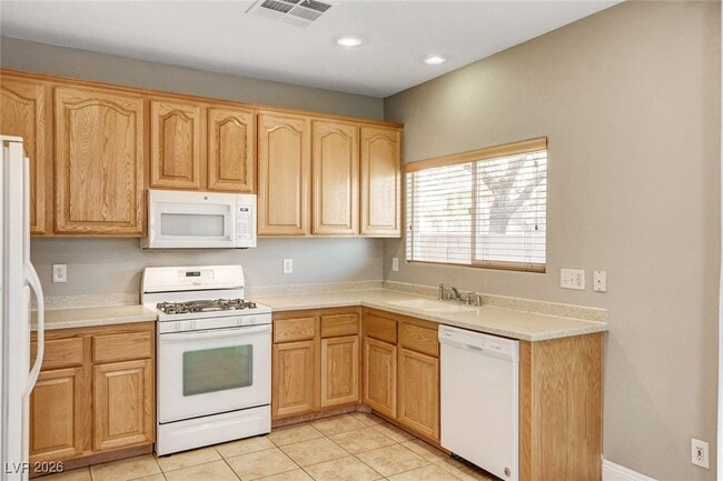 Building Photo - 3605 N Porch Swings Way