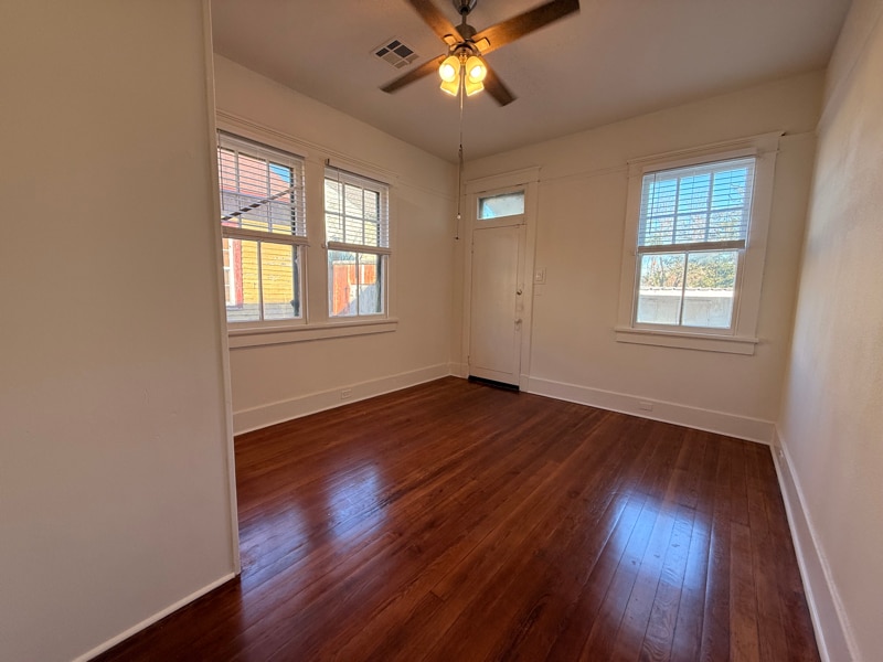 Building Photo - 2925 Bruxelles St