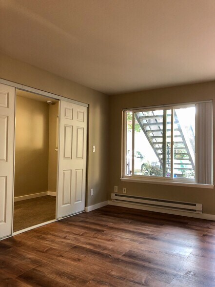 Building Photo - 3602 NE 73rd Pl