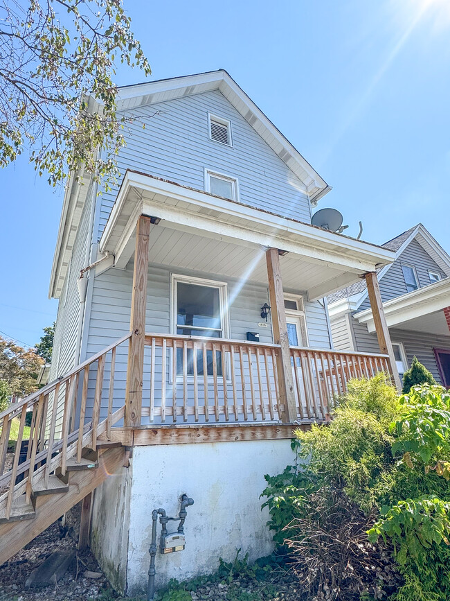 Building Photo - 1615 Poplar St