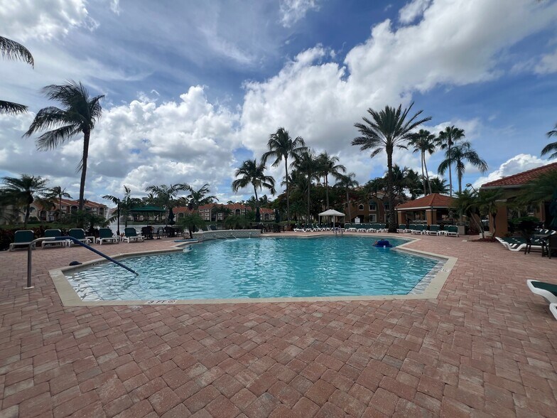 Building Photo - 1265 Wildwood Lakes Blvd