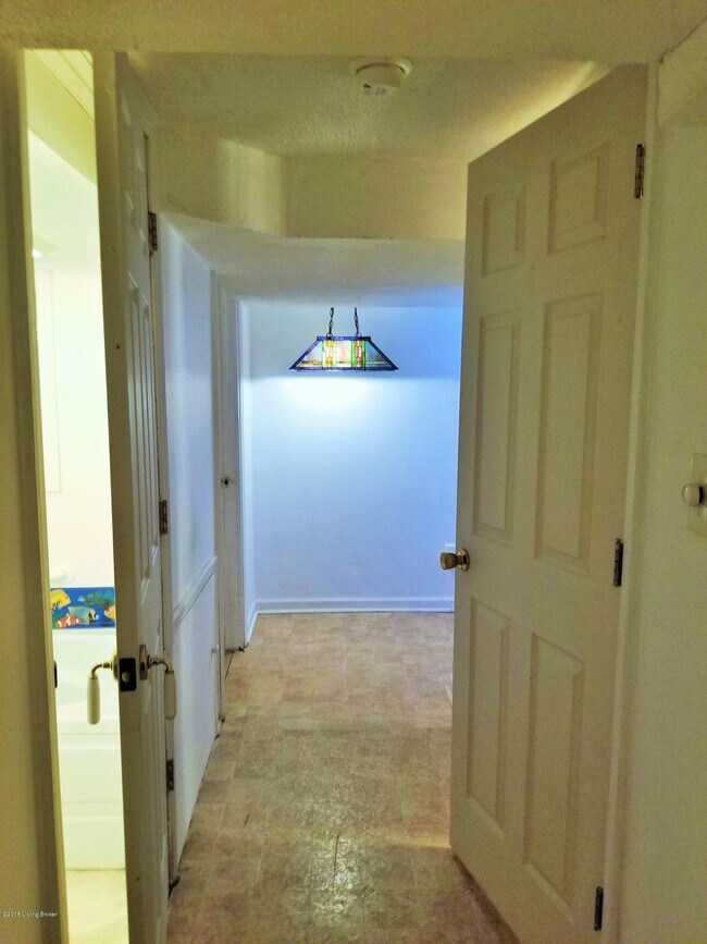 Building Photo - 8203 Camberley Dr