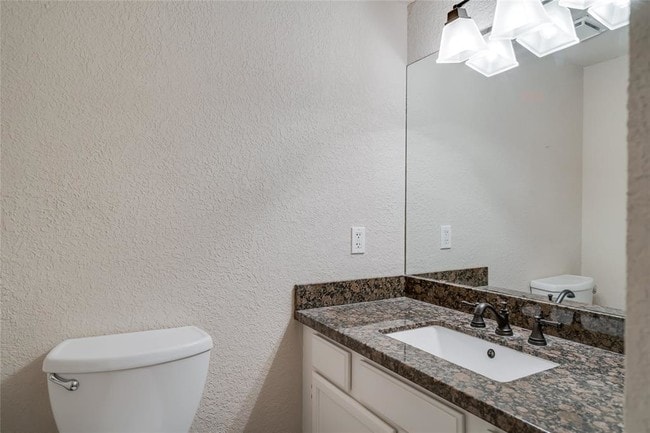 Building Photo - 22 E Willowood Ct