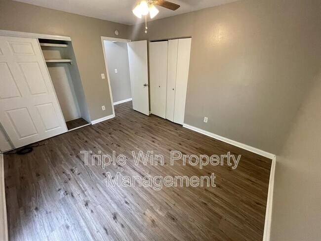 Building Photo - 411 Far Hill Dr