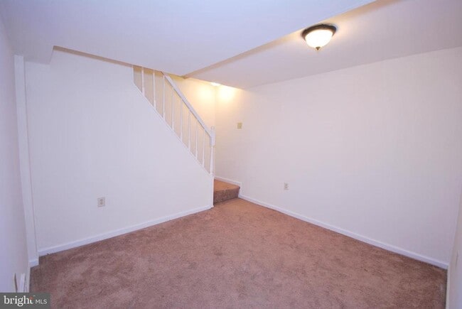 Building Photo - 5028 Nantucket Rd