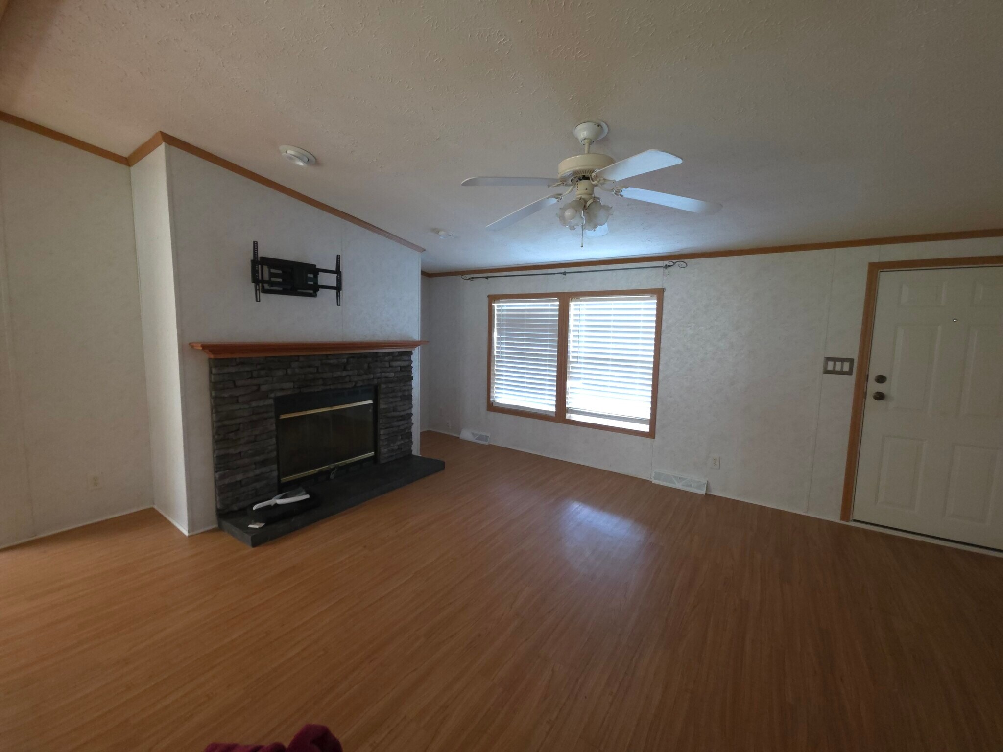 Building Photo - 27318 Dogwood Ln