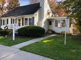 Building Photo - 1344 e Caracas ave