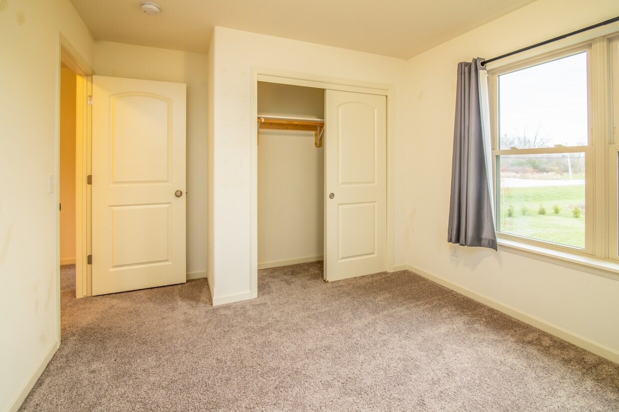 Building Photo - 501 Cobblestone Way