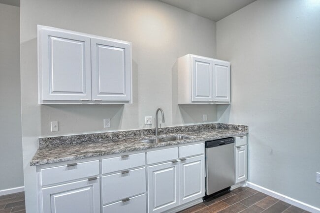 Building Photo - New Construction in Varenna Landing! Storm shelter and lawn care included!