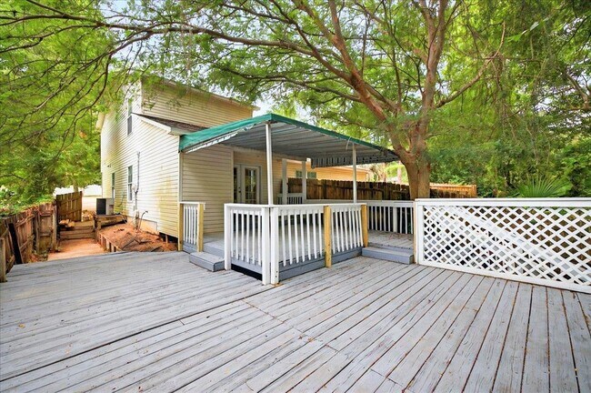 Building Photo - 3001 Oak Park Ct