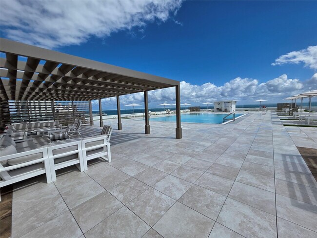 Building Photo - 4020 Galt Ocean Dr